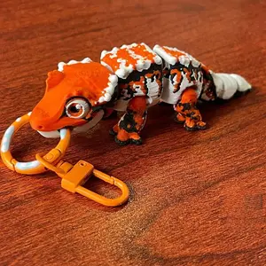 3D Printed Jointed Articulated Leopard Gecko Fidget Toy - Lightweight Poseable Pink Keychain, Stress Relief Home Decor Hanging Ornament