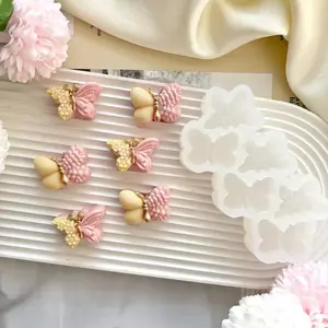 6-Cavity Butterfly Silicone Chocolate Mold for Valentine's Day, Candy, Baking Cake Mold for Handmade Soap, Candle, Craft Projects, Silicone Cake Pan, Reusable Chocolate Mold, Silicone Molds