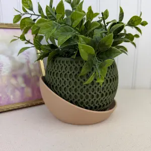 The Echo Planter, Indoor Flower Pot, Tabletop Planter, Wavy Geometric Design