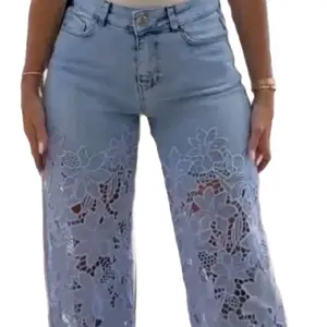 ChicMe Guipure Lace Spliced High Waist Zipper Fly Wide Leg Washed Jeans for Women