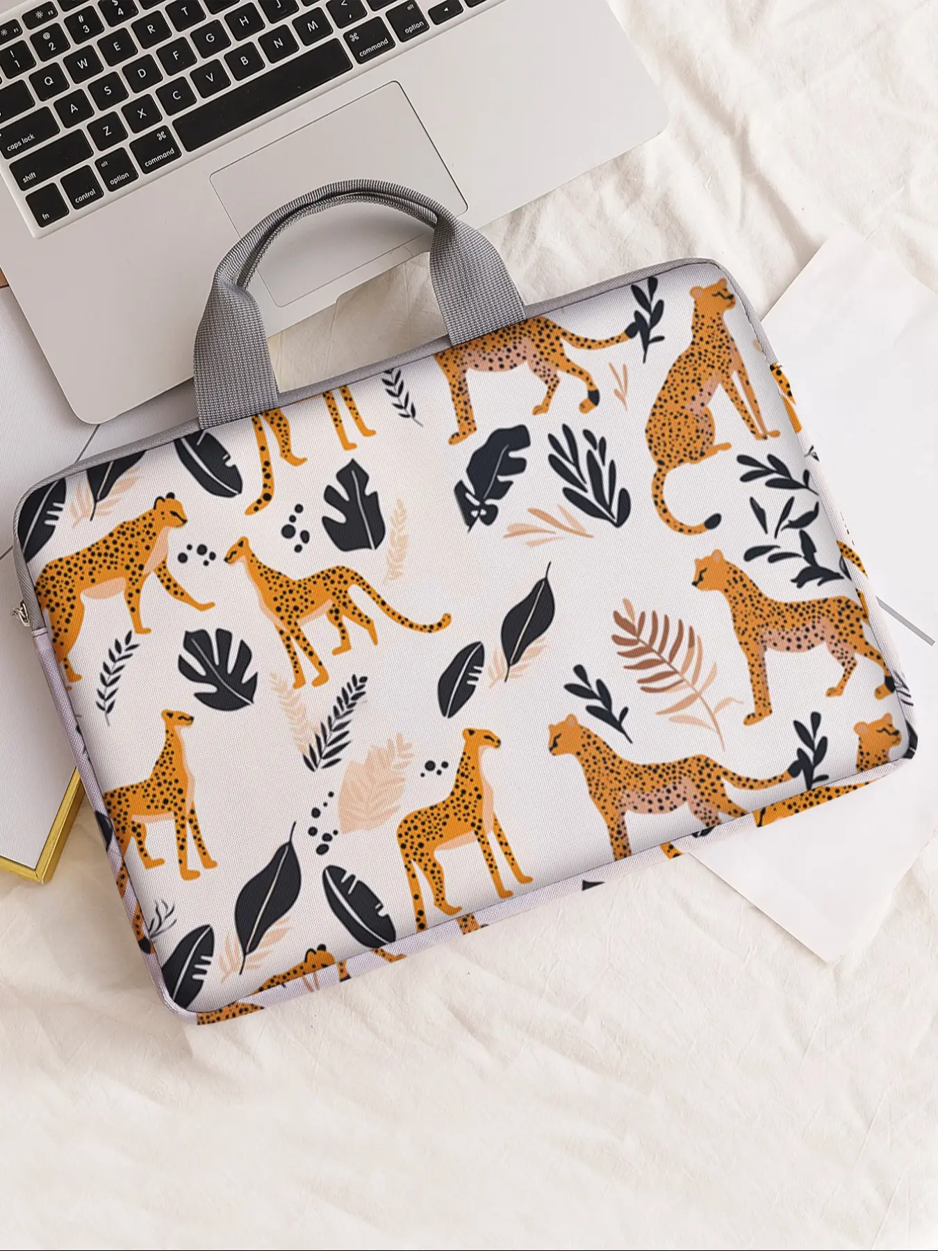 Cheetah Pattern Printed Notebook Bag, Soft Laptop Sleeve, Fits Notebooks, Tablets, Zippered Storage Pouch, Casual Style, All Seasons