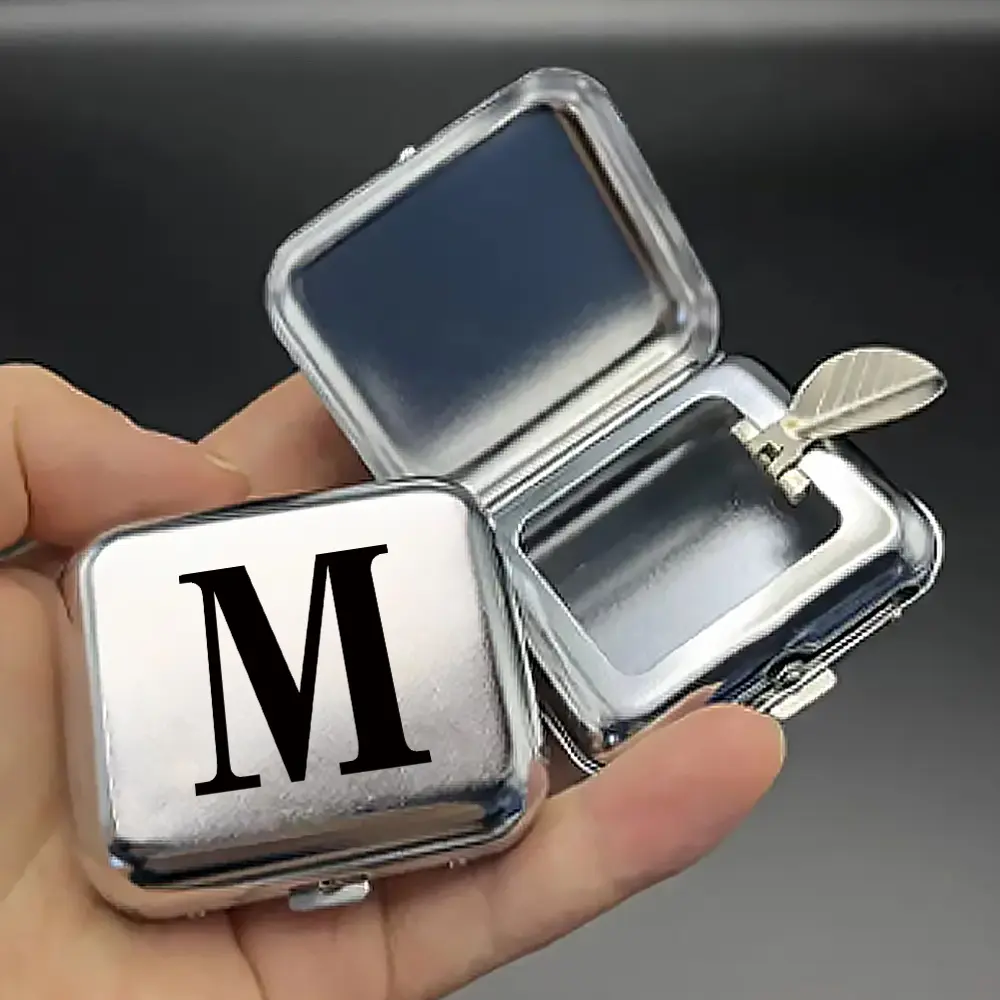 Portable Ashtray, Stylish Metal Square Design with Cover, Ideal for Living Room & Home Use, Perfect Gift for Smokers, Valentines Day Present