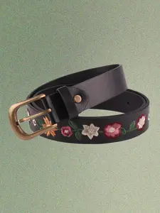 ROMWE Fairycore Floral Embroidered Geometric Buckle Belt