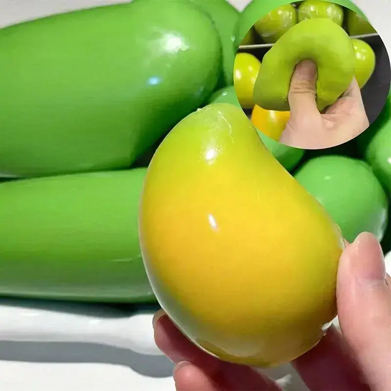 Heat Color Changing Building Block Mango Shaped Squishy Squeeze Toy, Temperature Discolor Fidget Toy, Portable Soft Stress Relief Squishy for Daily Use