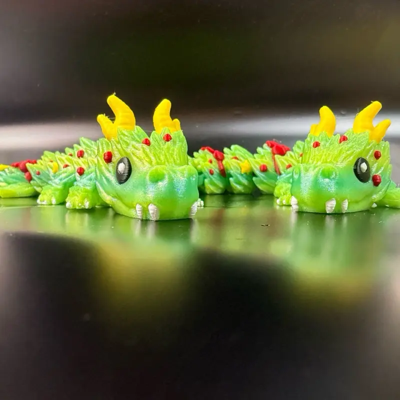 3D Printed Christmas Dragon Figurine – Festive Holiday Decor – 2 Sizes