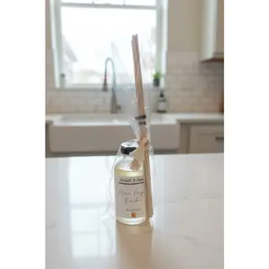 Cricket and Clover Reed Diffuser