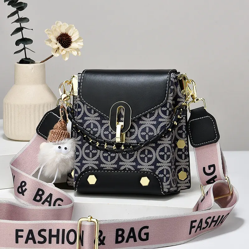 Small Crossbody Bags Purses for Women, PU Leather crossbody handbags with Adjustable Shoulder Strap