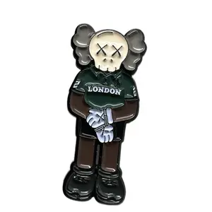 La Muñeca hat pin