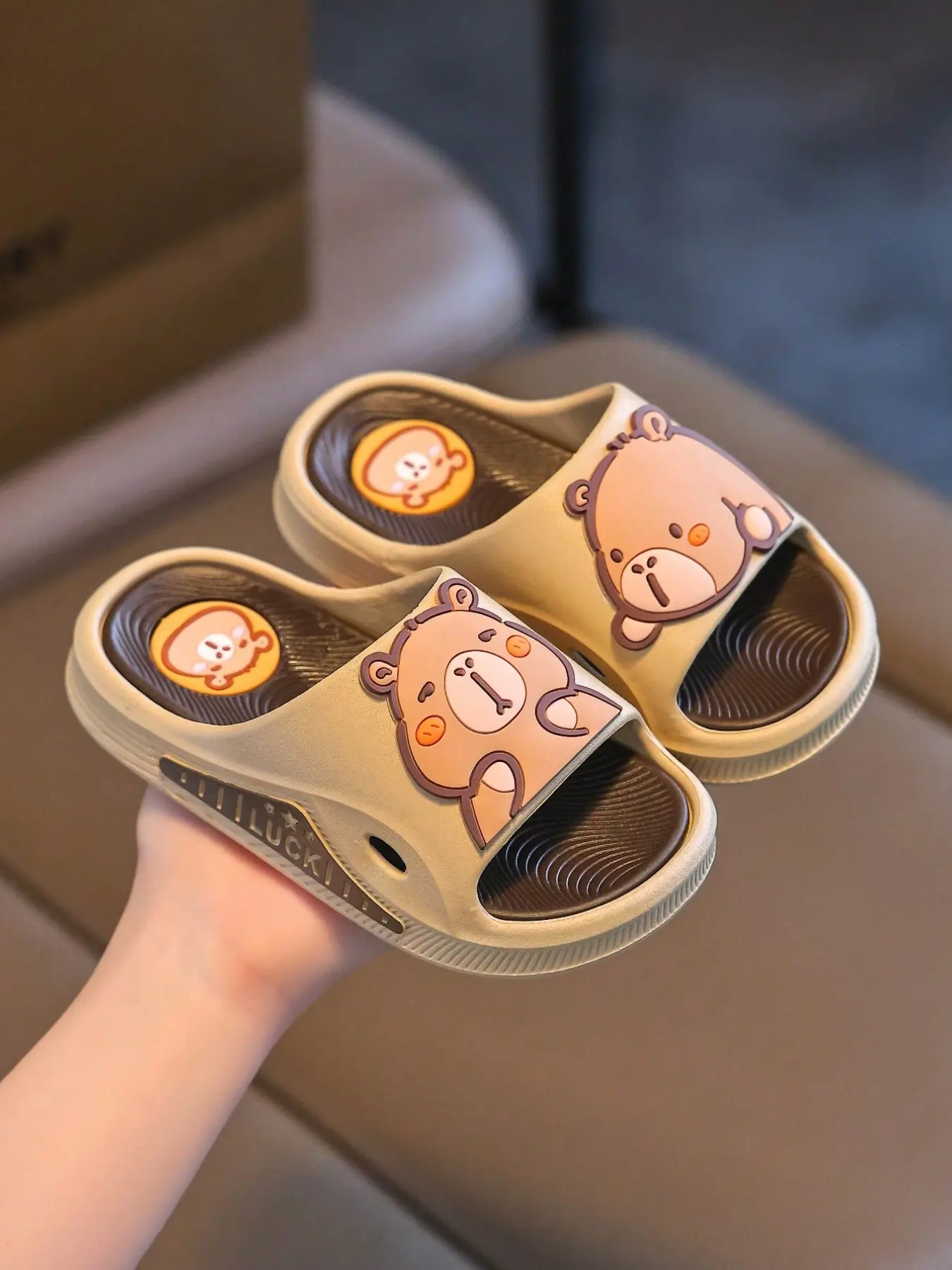 Summer Cute Capybara Pattern Thick Sole Kids Sandals, Casual Non-Slip PVC Slippers, Indoor and Outdoor Wear Fun Shoes for Boys and Girls