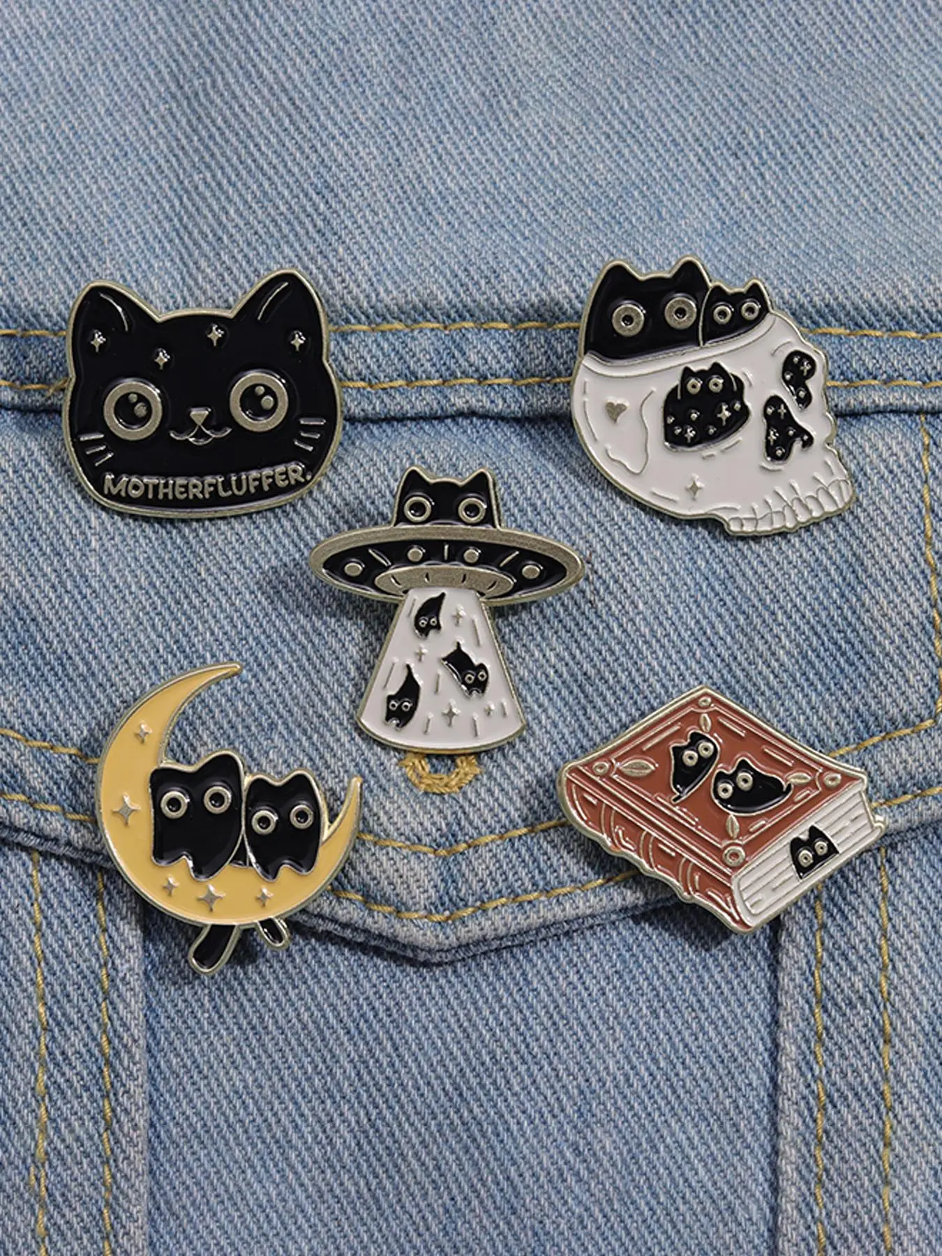 Cute Cartoon Cat Book Moon Space Station Design Brooch (5pcs), Enameled Pin Jewelry for Party, Daily Clothing Decor, Trendy All-match & Exquisite Brooches, Fashion Lapel Pin for Birthday Gift, Halloween, Alloy Brooch Pin, Enamel Lapel Pins, Brooch Set