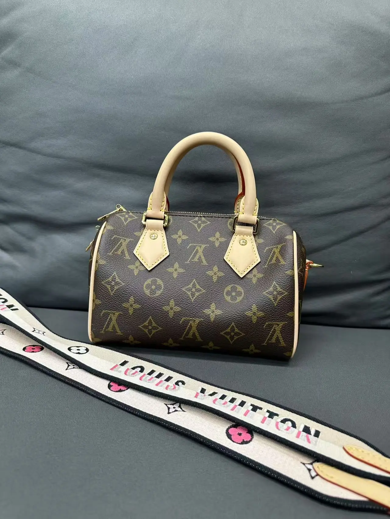 Pre-owned Louis Vuitton coated canvas handle bag LV Speedy 20 with Black edged no adjustable shoulder strap 【Senza 1】 【Senza 2】