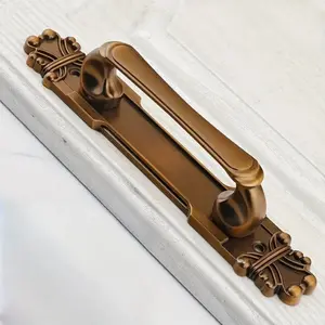 MANILLA  de Puerta y Gabinete de Aleación de Aluminio Bronce Vintage - Estilo Retro Europeo Lujoso con Detalles Intrincados, Compatible Universalmente con Puertas de Armario y Gabinete, Inspirado en el Diseño Tradicional Chino - Incluye 1 Pza por Unidad