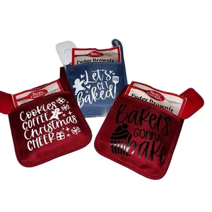 Christmas Pot Rack Baking Kit：These pot holders make a great gift for everyone on your holiday gift-giving list.