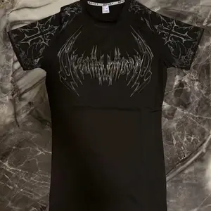 Compression Shirt with Unique Venom Design for Enhanced Performance and Style