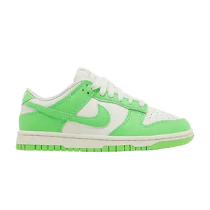 Nike Wmns Dunk Low 'Green Strike'