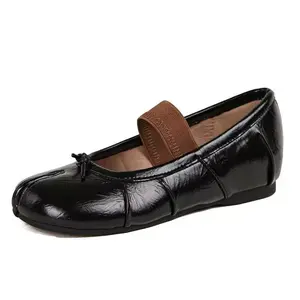 2026 new women's walking shoes women's split-toe shoes, niche pleated flat-bottomed shallow mouth ballet shoes pig's trotters