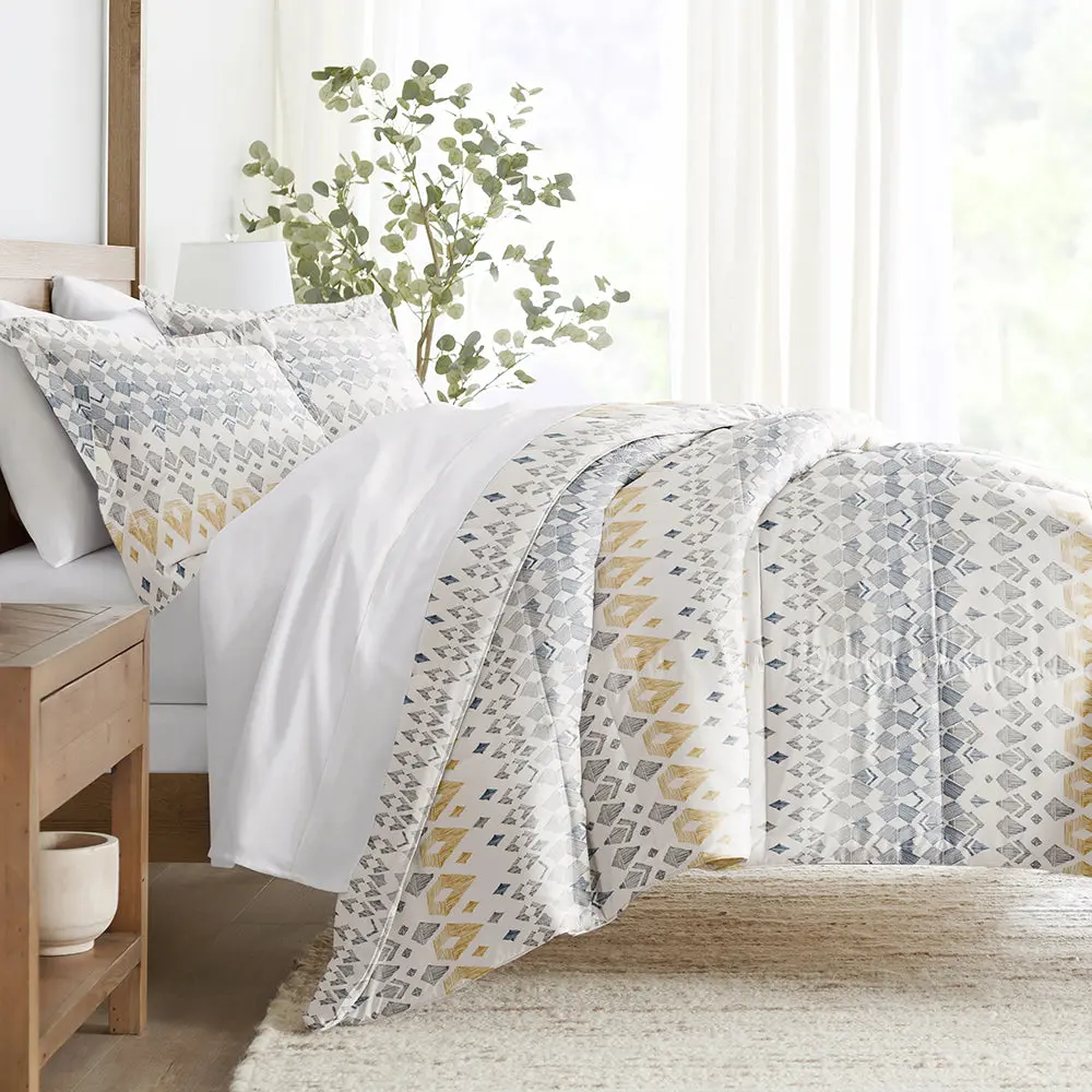 Mayan Pattern Down-Alternative Comforter Set Mayan Pattern Down-Alternative Comforter Set