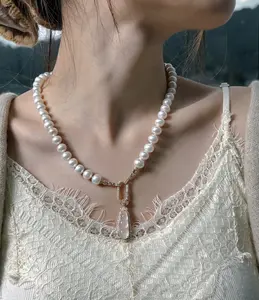 NC41-Elegant Freshwater Pearl Necklace with Carved Jade Pendant. Freshwater Pearl Necklace, Carved Pendant Necklace, Statement Jewelry, Elegant Style, Artisan Jewelry, White Pearl Necklace, Clasp Pendant