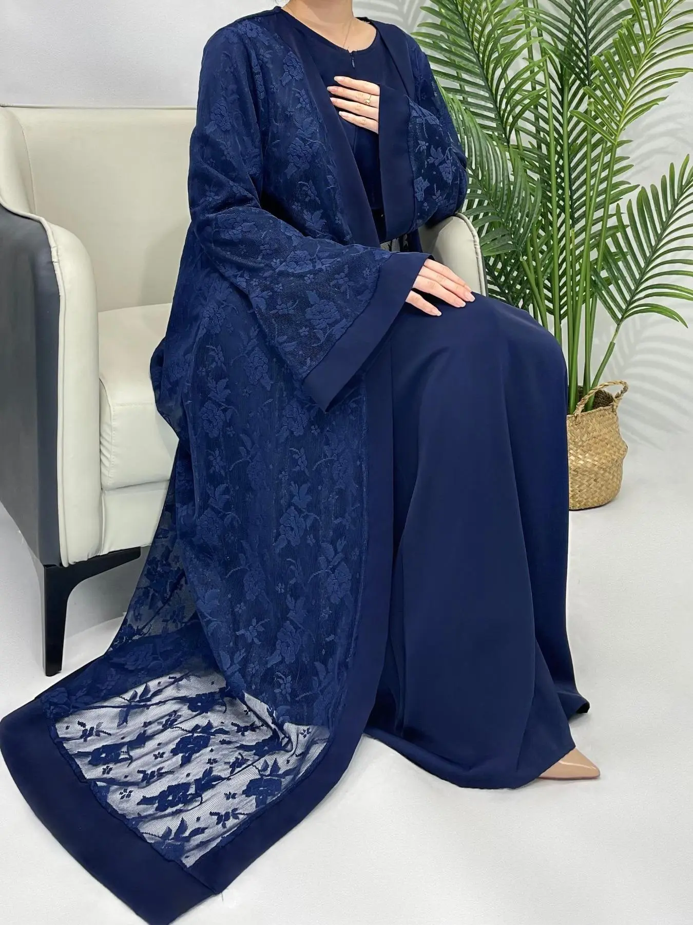 Women's Contrast Lace Abaya with Belted Long-Sleeve Round-Neck Dress, Modest Kaftan Set for Prayer, Islamic Clothing for Muslim Women for Spring and Fall, Modest Muslim Outfits