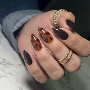 Brown Press on Nails Medium Almond Fake Nails with Tortoise Pattern Designs Full Cover Acrylic Glue on Nail Leopard Print Artificial Nails Fall False Stick on Fingernails for Women 24Pcs