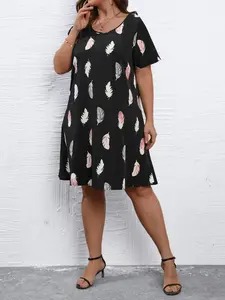 Plus Size Feather Print Round Neck Tunic Dress, Casual Short Sleeve Crew Neck Dress for Summer, Women's Plus Size Clothing for Daily Wear
