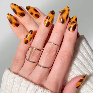 Tortie Press-on Nails - Almond Shape with Elegant Marbled Detail & High-Gloss Finish for Everyday Chic