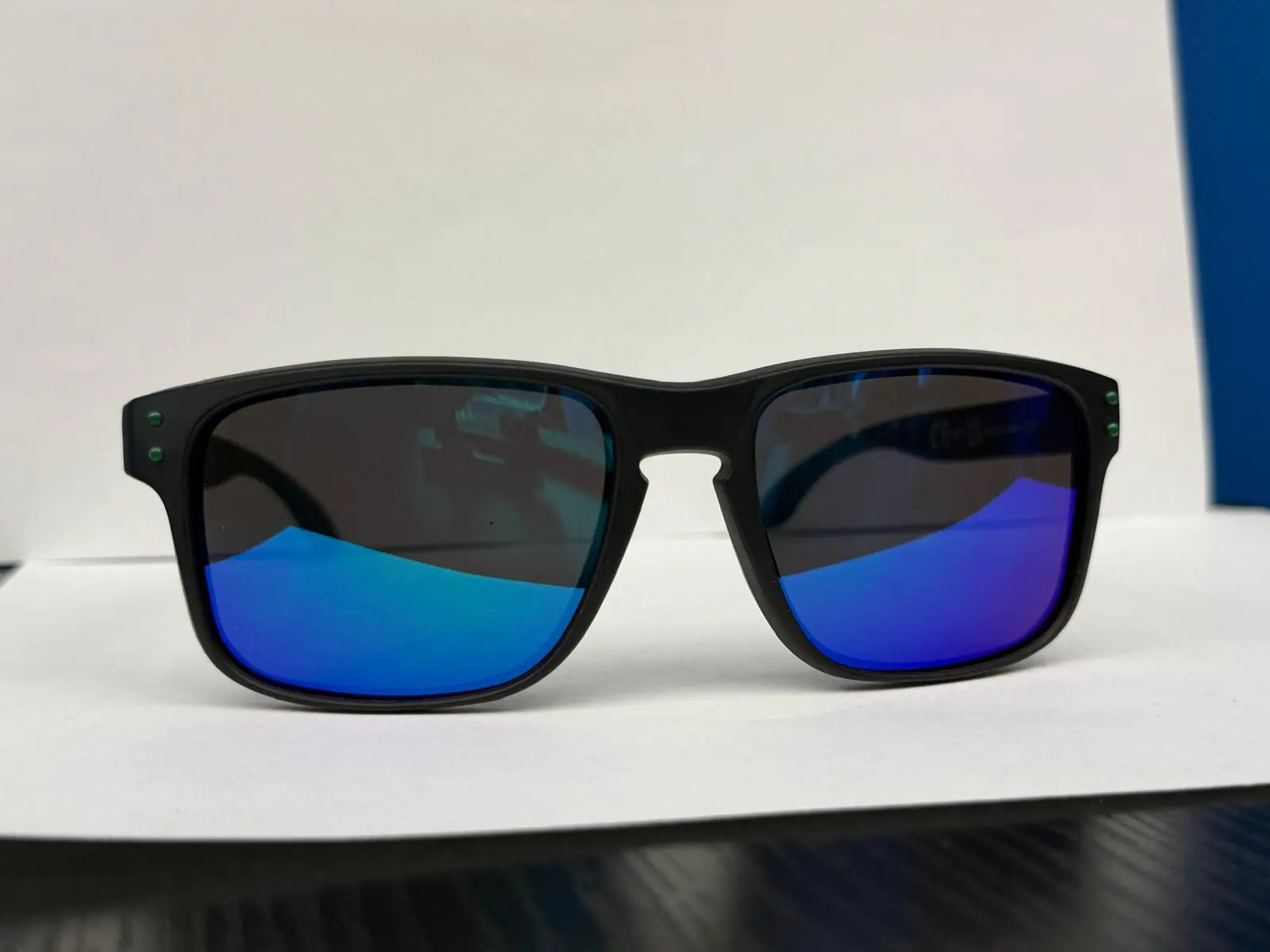 sun glasses