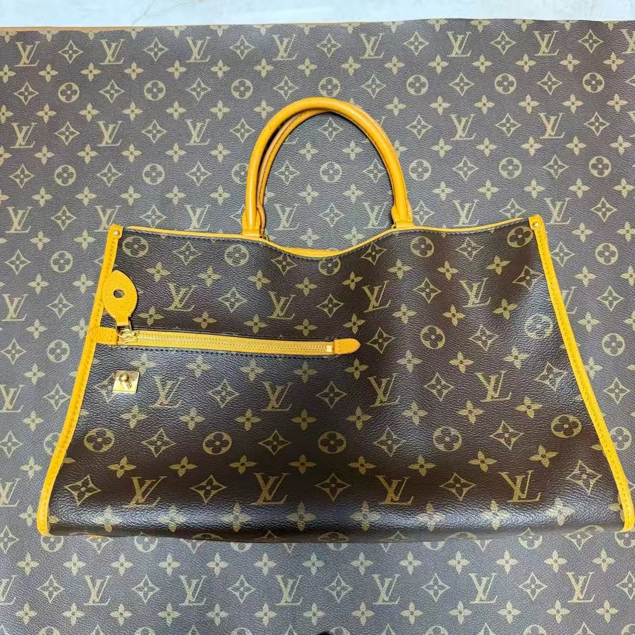 Pre-owned Louis Vuitton Pre loved LV Carryall MM Two Way Hand & Crossbody Bag Original Adjustable Strap