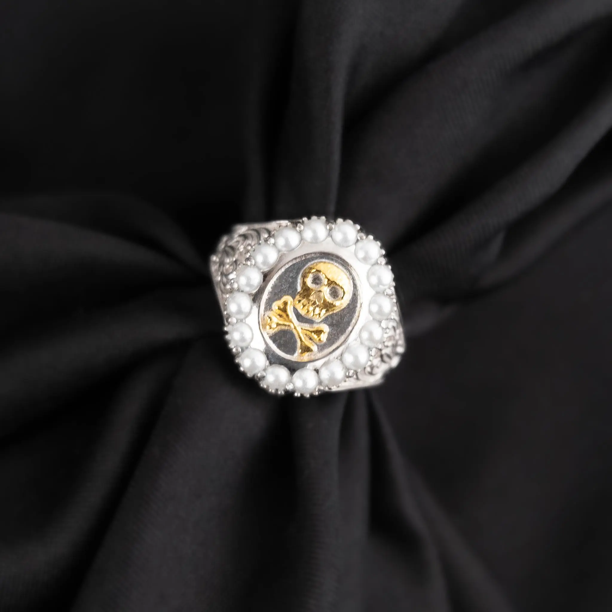 Mourning Memento Ring (Heirloom Metal) - silver