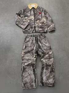 Viral TikTok Two-Piece Camo Tracksuit Set, Sweatsuit Matching Set – Leaf-Print Pattern With Contrast Yellow Collar & Red Emblem Detail, Cropped Jacket + Wide-Leg Pants, Relaxed Loose Fit, Lightweight Comfort Fabric, Perfect For Streetwear Looks