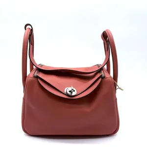 Pre-owned HERMÈS LEATHER Shoulder Bags Lindy 26 shoulder bag in Crevette Swift leather
