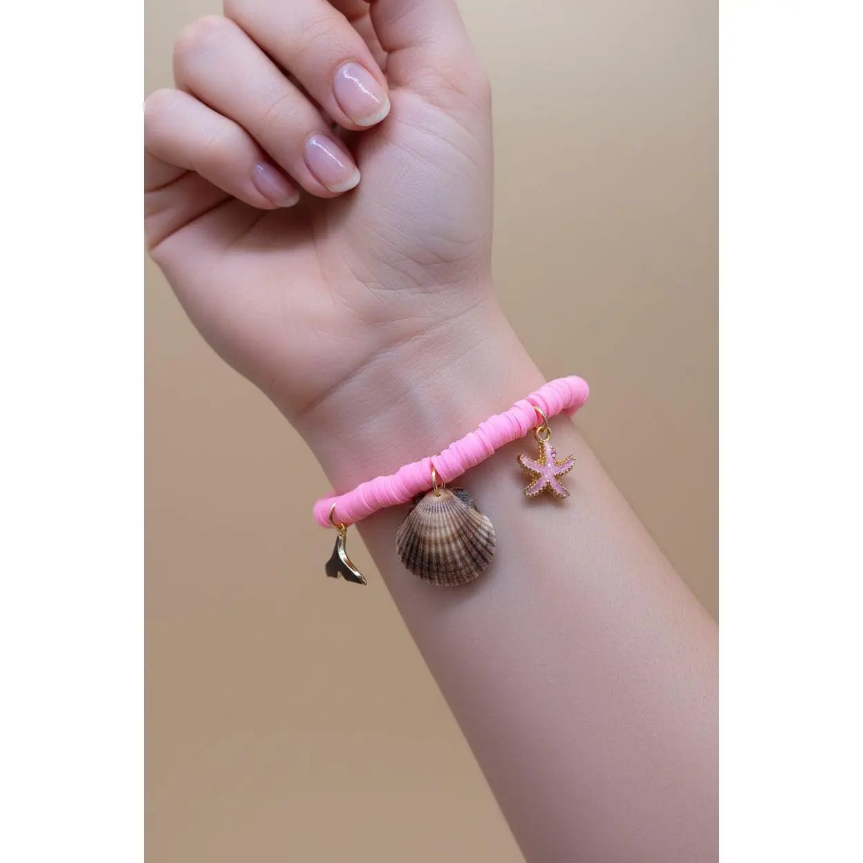 Beaded Starfish Bracelet, Coastal Polymer Clay Waterproof Beachwear Accessory with Stretchy Fit and Real Hand-Gathered Florida Gulf Scallop Shell, One-Size-Fit