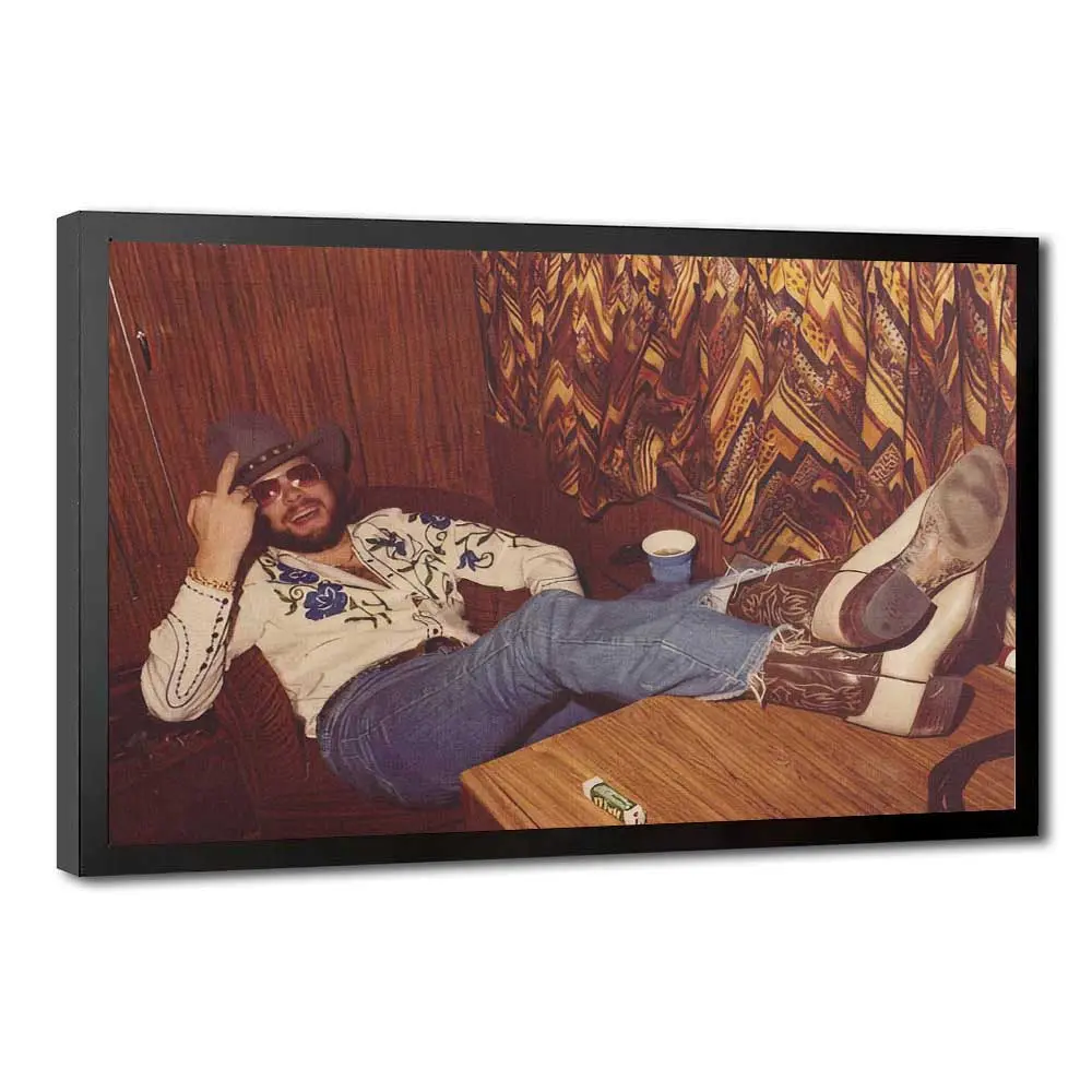 Hank Williams Middle Finger Vintage Outlaw Country Art Print Poster, 1970s Minimalist Black and White Wall Decor, Vibrant Print Accent Piece for Bedroom, Office, Unique Home Supplies