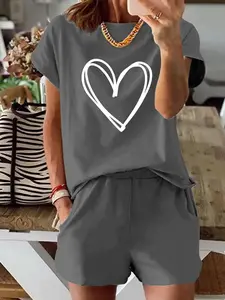 Two-Piece Set Women's Heart Print Tee & Shorts, Casual Shortsleeve Fitted T-shirt & Shorts for Daily Wear, Ladies Two-piece Matching Lounge Sets for Spring & Fall, Clothes