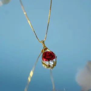 LisiZen New Rhinestone Inlaid Rose Flower Light Luxury Fashion Elegant Rose Pendant Exquisite Atmospheric Water Drop Necklace DZXL3947