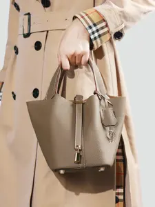 SADI Women's Cowhide Solid Leather Handbags, withPouch Bag As Gift. Casual Styling for Daily Use,Unique Bags, Shopper Stylish Handbag, a classic casual handheld picnic basket - style bag for women18cm，Christmas gift