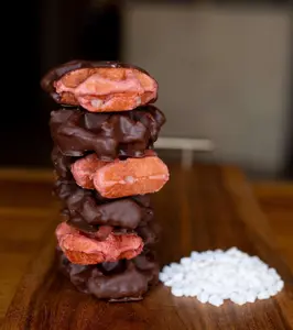 Bruges 6-Pack: Strawberry Dipped Chocolate Liège Waffles