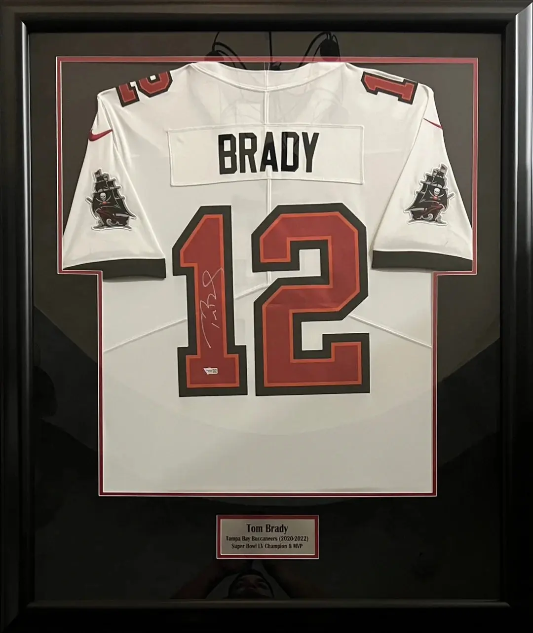 Tom Brady Signed Framed Authentic Buccaneers Jersey – Fanatics Authenticated