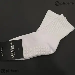 2 Pack - Pila Plain Best White Grip Socks