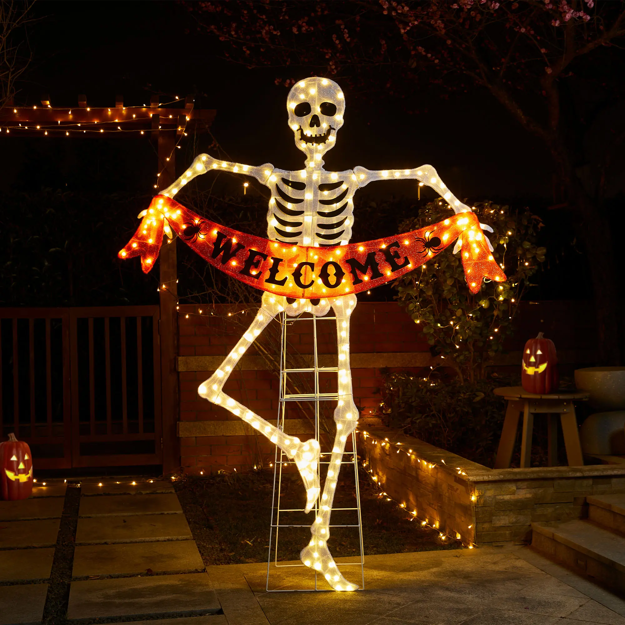 Glitzhome 86.25"H Frightfully Tall Lighted 2.5D Skeleton Outdoor Decoration, Festive Style Outdoor Holiday Decorations with 220 Warm White LED Lights (KD, Modern Banner-Inspired)