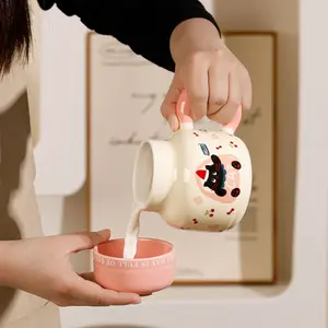 Cute Cat Mug with Lid, Large Capacity Ceramic Coffee Cup, Ideal for Home & Office Use, Stylish Drinkware for Cats Lovers