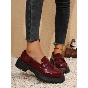 New fashionable burgundy women’s platform loafers—comfortable and soft. A must-have for daily casual fashion wear; simple, versatile, trendy one-foot platform shoes. Essential for commuting to work or school in all seasons and a great gift choice.