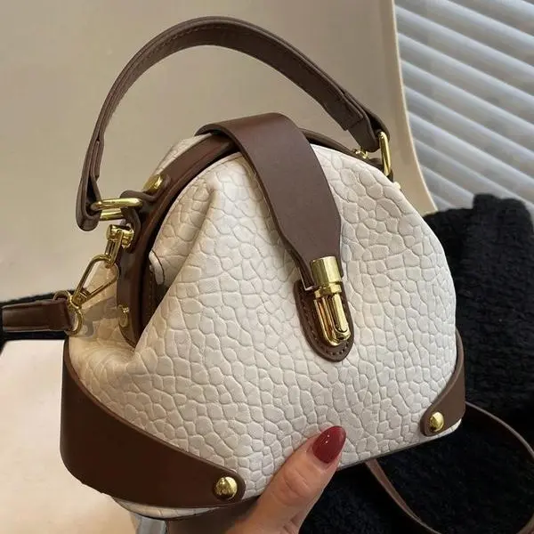 Fashionable women’s crossbody bag, niche shell bag, refined compact handbag, luxury high‑end shoulder bag, small women’s crossbody bag, stylish multifunctional handbag, color‑block commuter crossbody bag, cute bag, ideal gift for women for holidays and bi