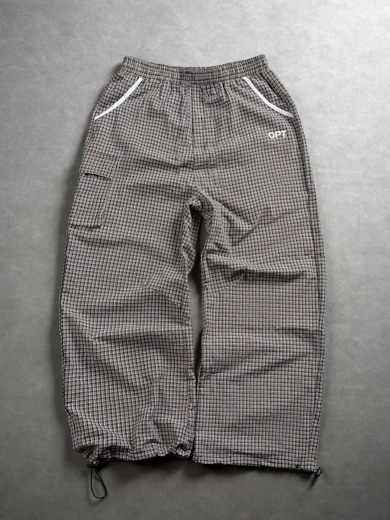 Men's Plaid Check Baggy Cargo Jogger Pants, Adjustable Drawstring Waist & Cuff White Contrast Zipper Pocket Loose Wide Leg Trousers, Lightweight Windproof Hip Hop Streetwear Utility Pants for Outdoor Sports Daily Street Fashion