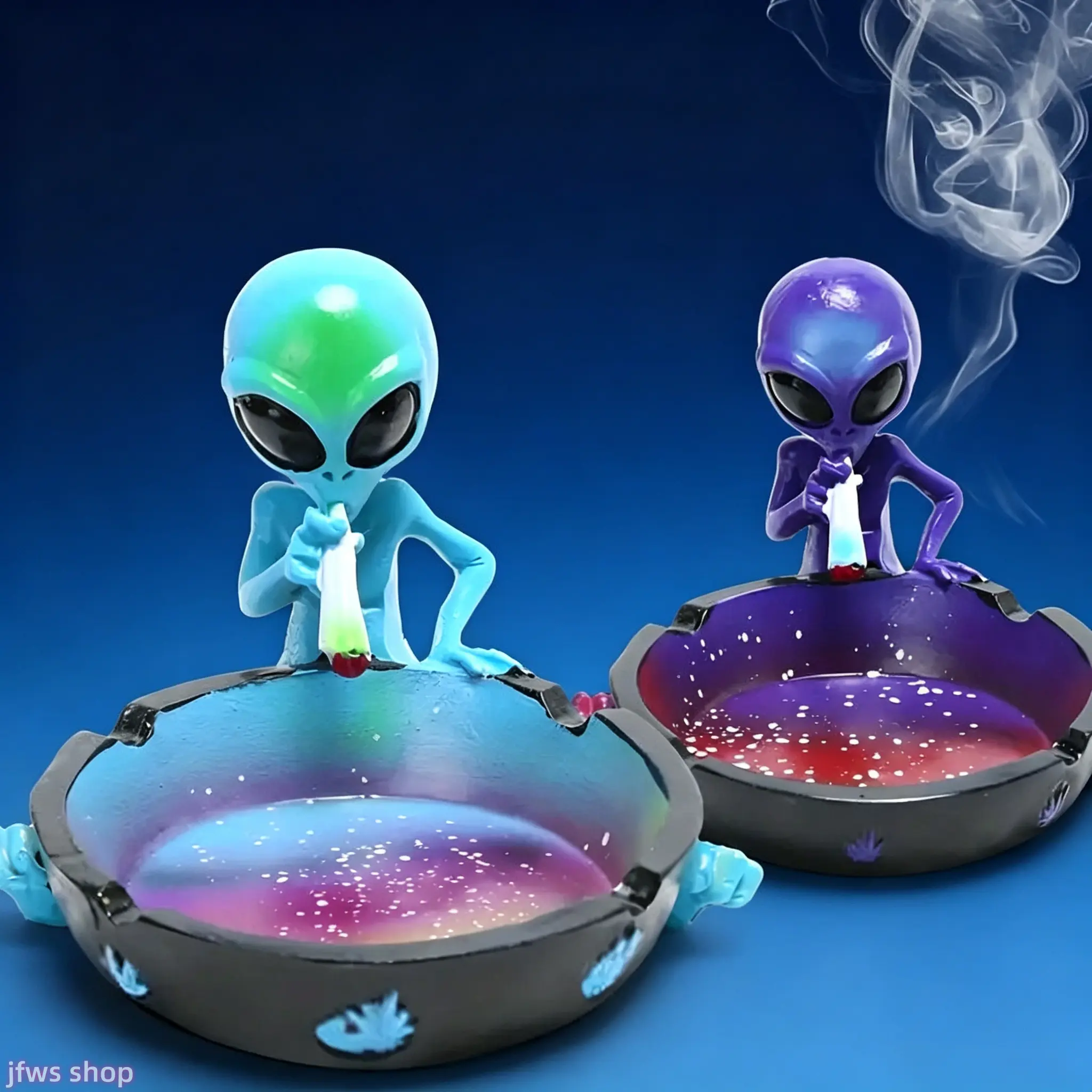 Martian Theme Resin Ashtray Sculpture - US-Designed Lightweight Resin, Artistic Alien Motif, Creative Look, Unique Room Decor, Open Top, Round Base, Light Luxury Figurine Gift, Luggage & Bags DIY Bag Accessory, Home Use, Ash Disposal, Home/Office homedeco
