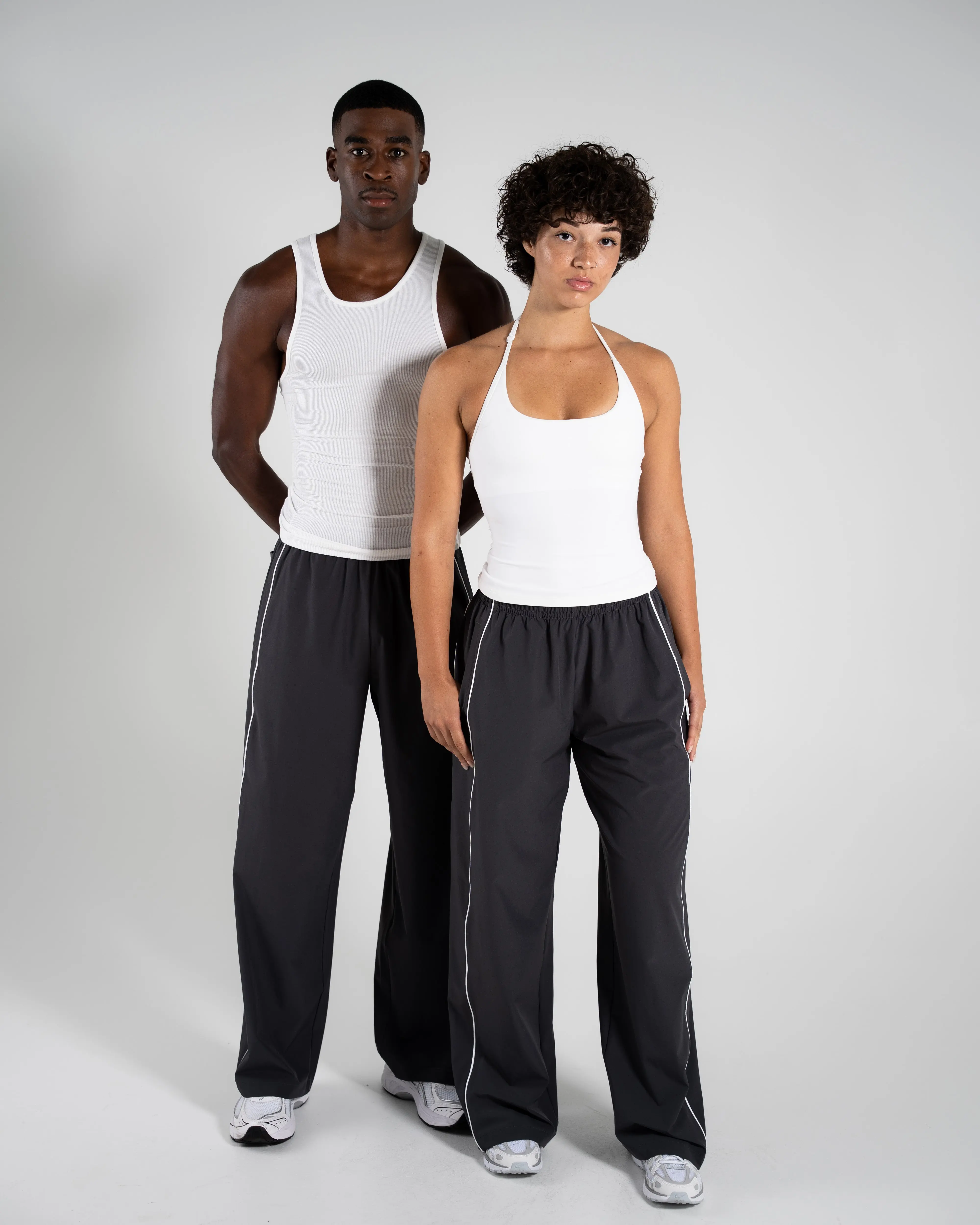 Alphalete Women's Relay Pant - Graphite, Flared Yoga Pants, Mid Rise, Oversized Fit, Drawstring Waist, Lightweight, Wide Leg, Wide Leg Lounge Pants