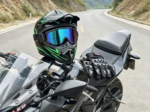 Unisex Phantom Ghost Full Face Electric Motorcycle Helmet with Motorcycle Helmet Liner, Off-Road Sports Gear, Goggles, Face Mask, Gloves, Aerodynamic Design, ABS Shell, EPS Inner Shell, Outdoor Protective Accessory