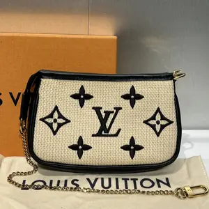 Pre-owned Louis Vuitton cotton Shoulder Bags LV Beige & Black Monogram "Mini Pochette" (Chip Enabled Model) 81506457
