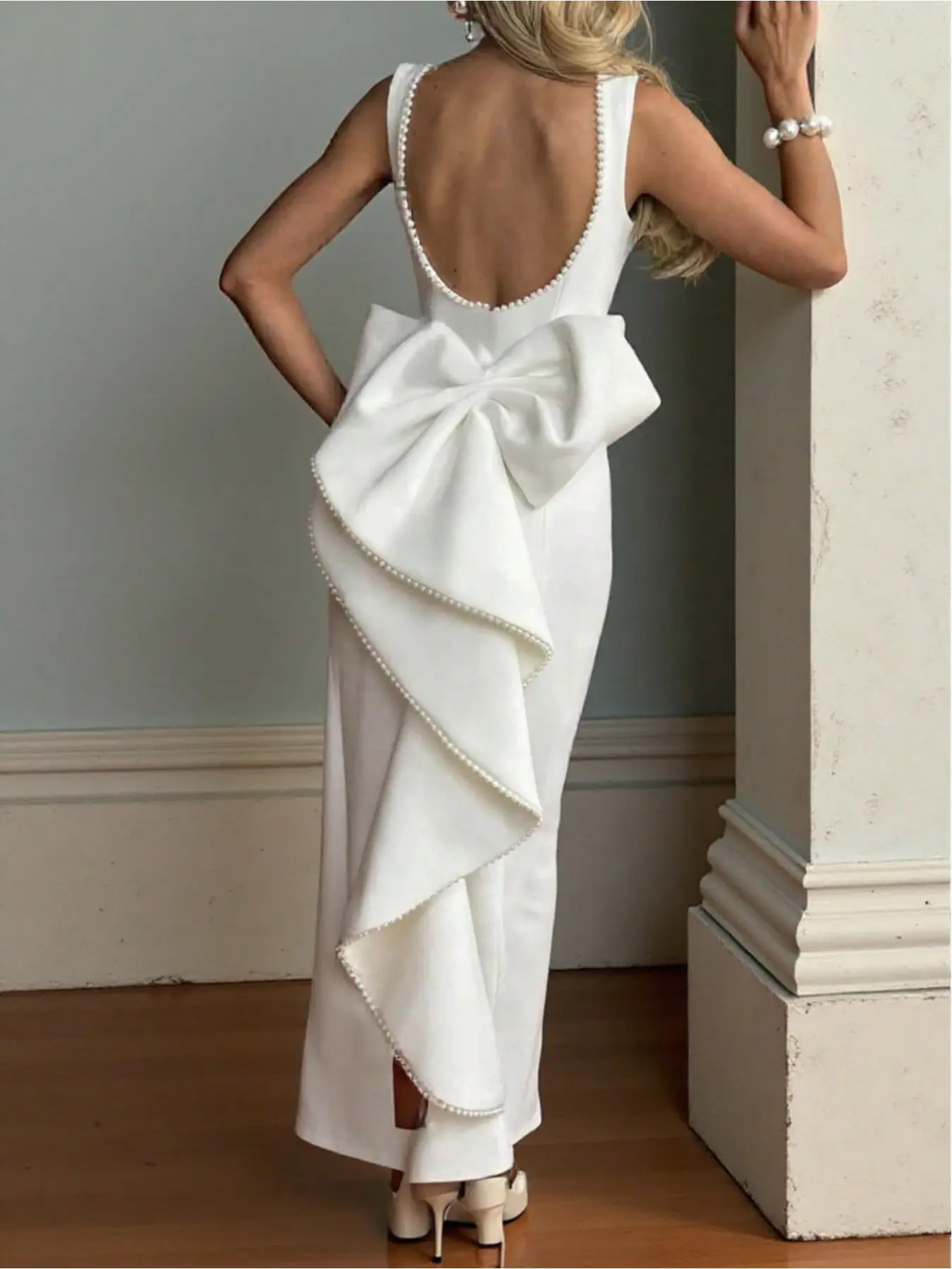 Elegant and romantic holiday date prom dress, formal Christmas party dress, pearl sexy backless Sleeveless bow party dresses for women Formal Wear Womenswear Elegance Lady