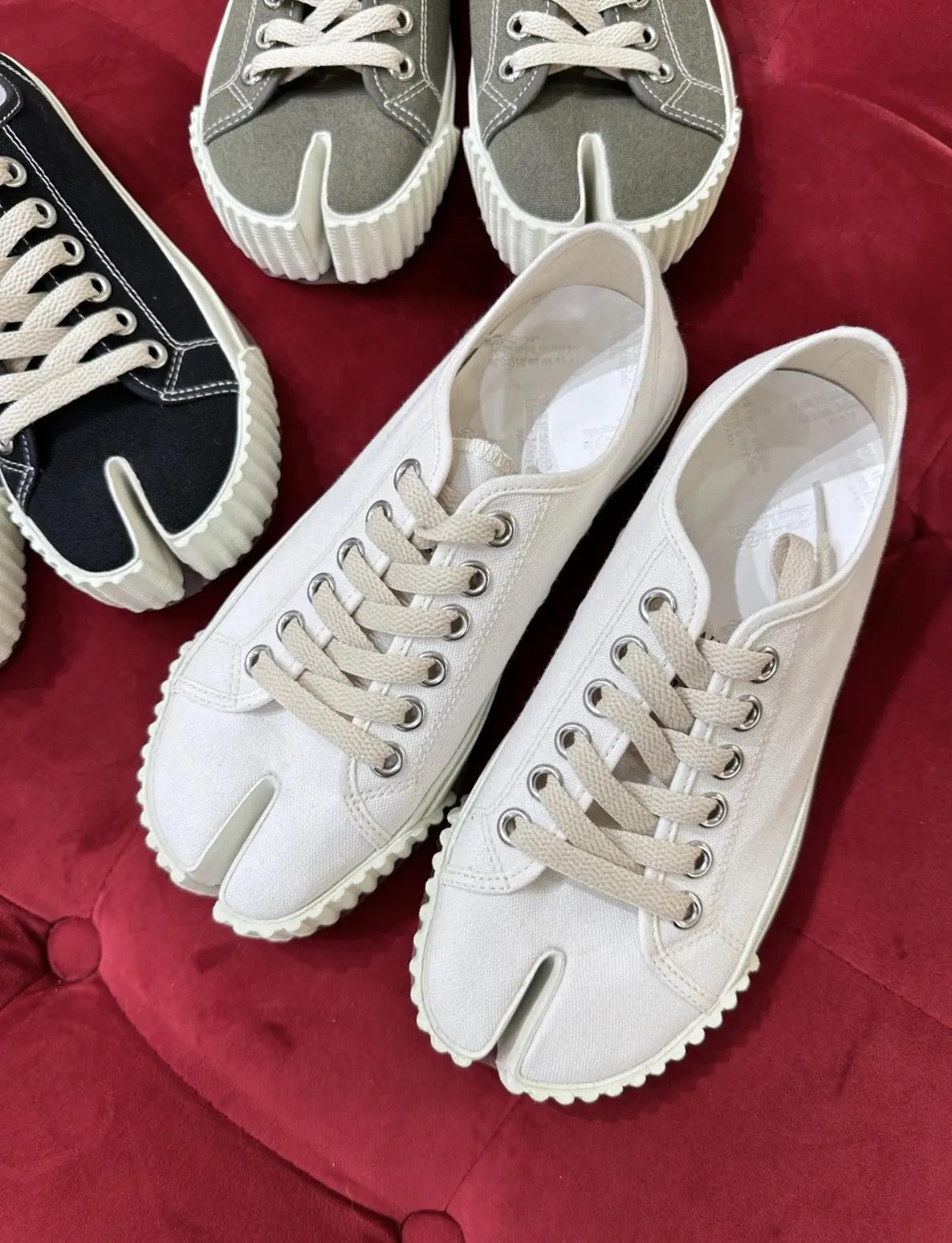 Women's 2026 New Tabi-Inspired Split-Toe Canvas Footwear, Black Lace-Up Chunky Sole Flats, Ideal for Casual Outings & Streetwear